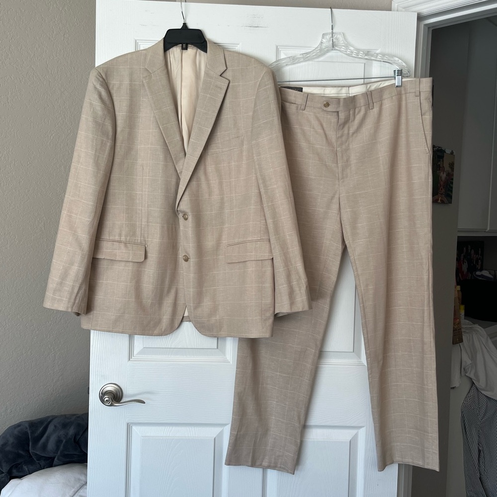 Hockerty Suit